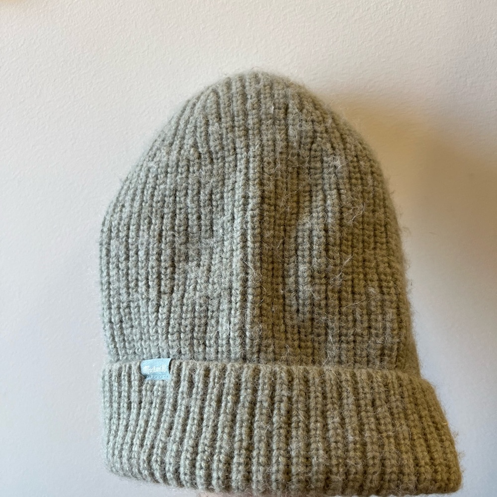 Madewell beanie in mint green